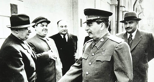 Смъртта на Сталин. Истината.	Първа част