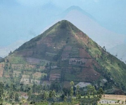 Гунунг Паданг: пирамида на повече от 20 000 години?